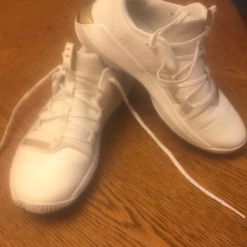 Under Armour Volleyball shoes - size 8